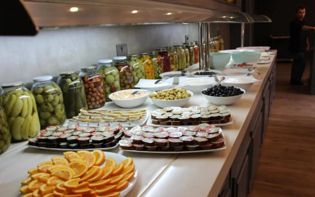 Sky Hotel Baku