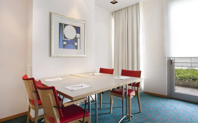 Holiday Inn Express Geneva Airport by IHG