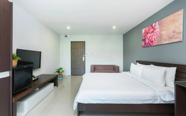 De Botan Srinakarin Hotel & Residence