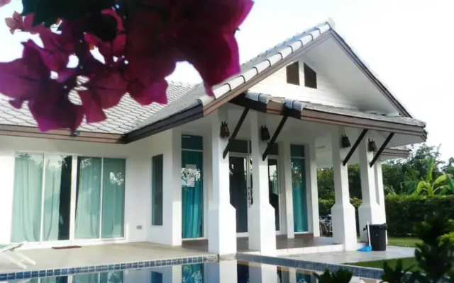 Cha-am Pool Villa