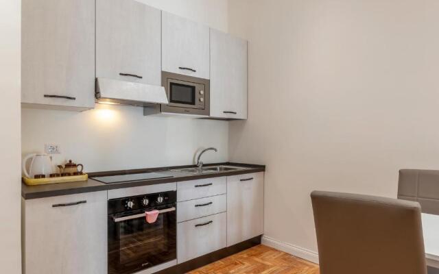 Rione Prati Elegant Apartment With Balcony