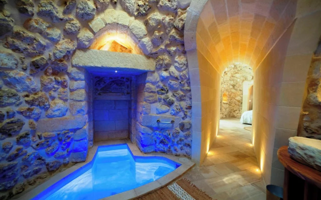 Trullo Meraviglia With Garden And Pool