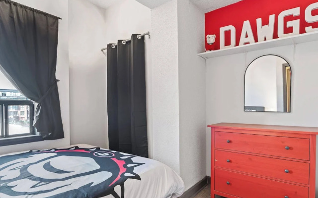 Home is Where the Arch is Across From Uga!