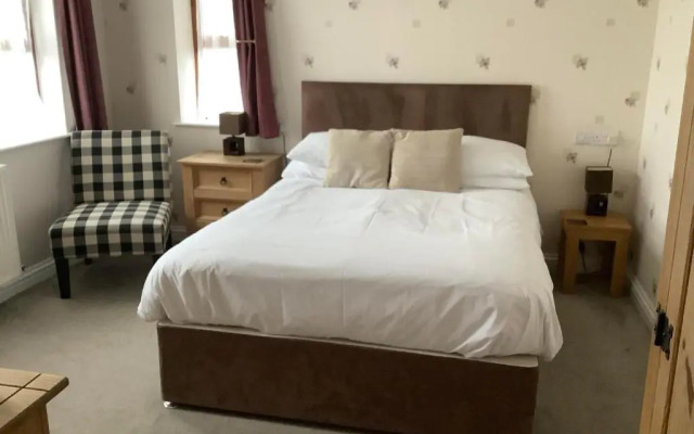 New Overlander Inn