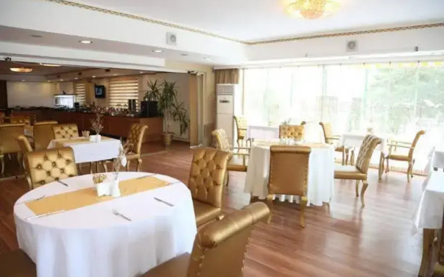 Golden Boutique Hotel