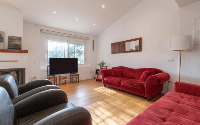 Axarqu a in Malaga With 2 Bedrooms and 1 Bathrooms