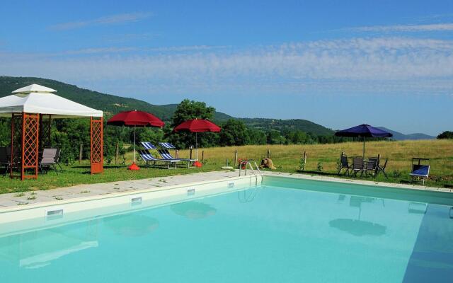 Lovely Farmhouse in Umbria with Swimming Pool
