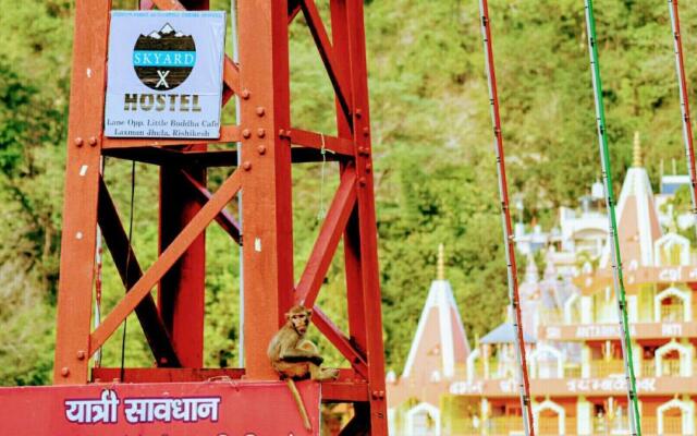 Skyard Hostel Rishikesh (Laxman Jhula)