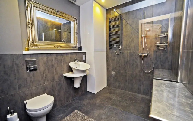 Africana by Grand Apartments