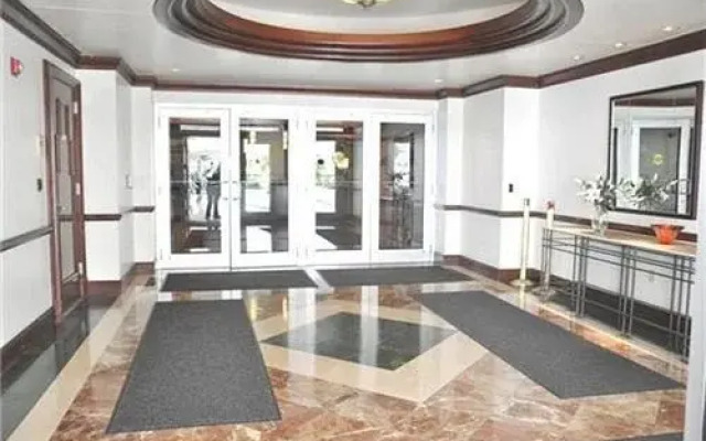 Roney Palace