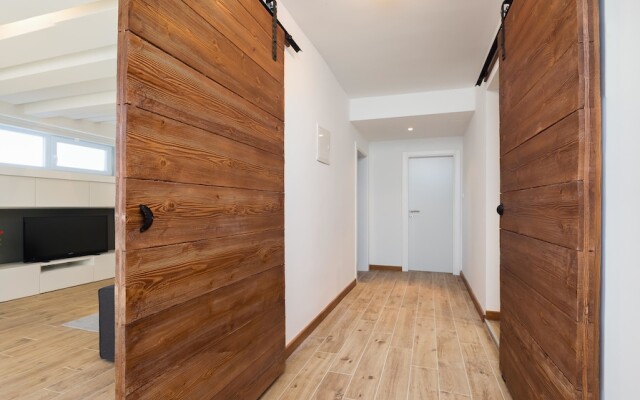 Stunning Villa Sofia With Heated Pool IN Split Hinterland