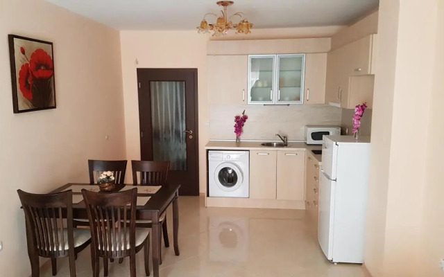 Zefira Apartments