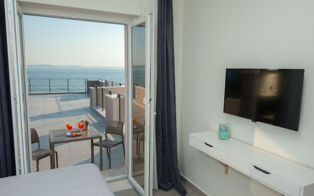 Seaside Luxury Suites