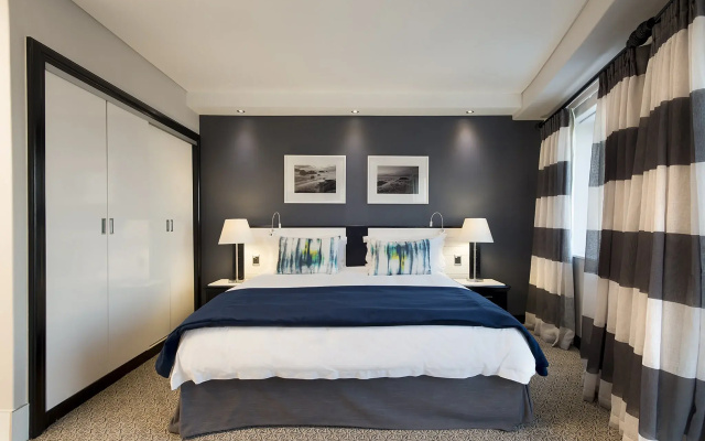 The Commodore Hotel