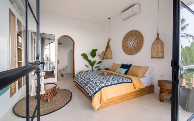 NEW ! Stunning 4BR Jungle View Villa in Lovina