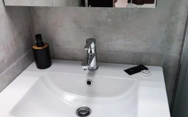 Studio Stratos With 1 Bathrooms