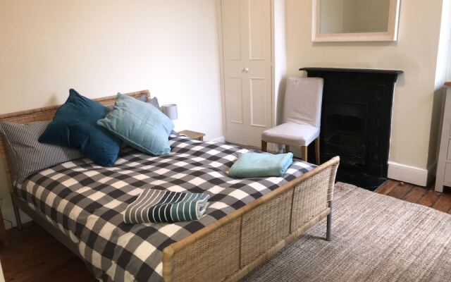 Wix's Lane 3 bed Apartment