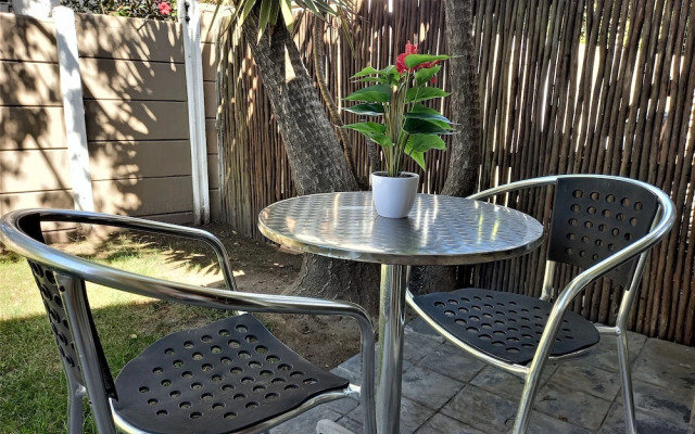 Mandalay Beach B & B