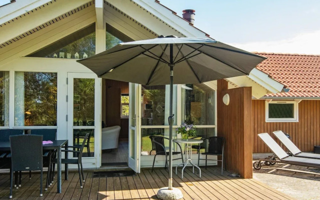6 Person Holiday Home in Hemmet