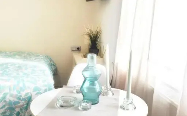 Emerald Mini Suite:Your deluxe studio in Kalamaria