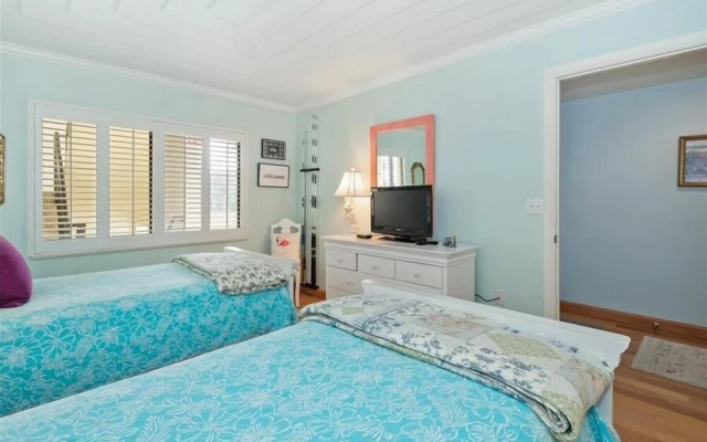 Sea Oats 111 2 Bedroom Condo by RedAwning