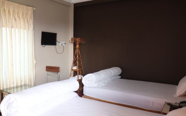 Hotel Young's Stupa