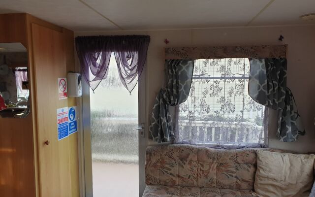 Cosy Static Caravan on East Mersea Island