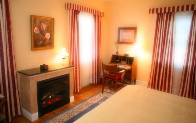 Villa Columbia Bed and Breakfast