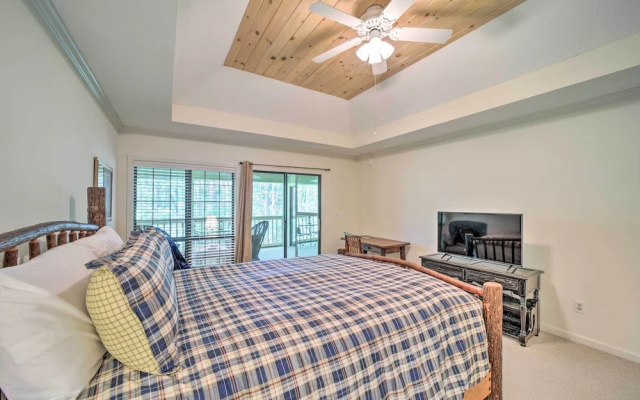 Scenic Sapphire Condo w/ Deck + Gas Grill!