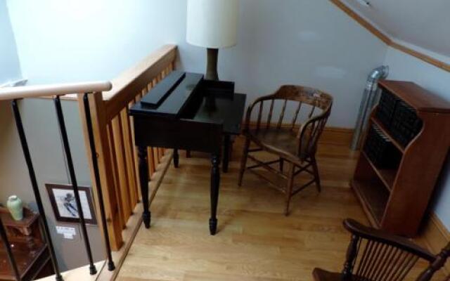 Abe's Spring Street Guest House