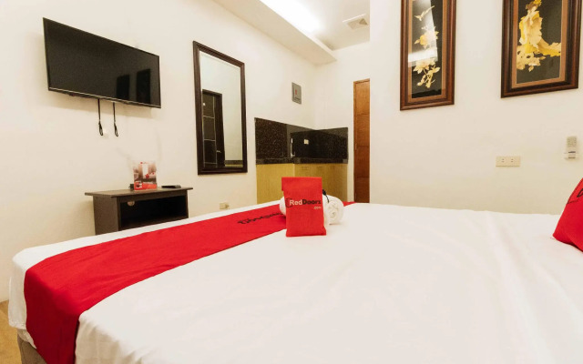 RedDoorz Plus near Commonwealth Regalado