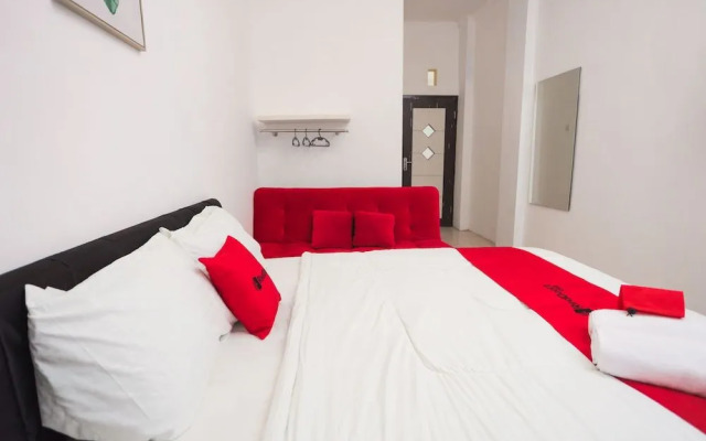 RedDoorz near Plaza Araya 2