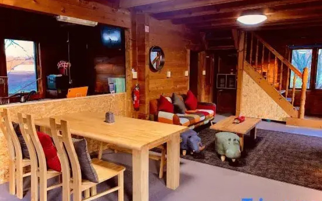 Tomy's Log House - Need Car