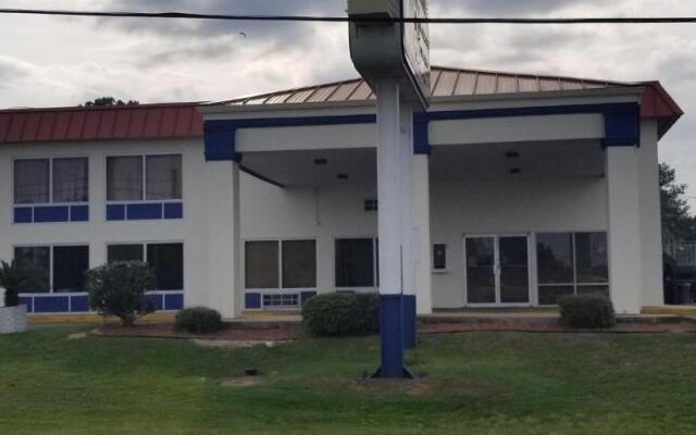 Family Inns of America