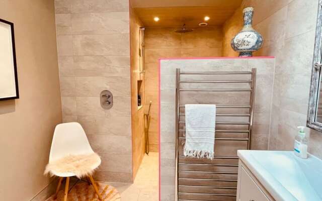 Luxury Countryside Haven for 10