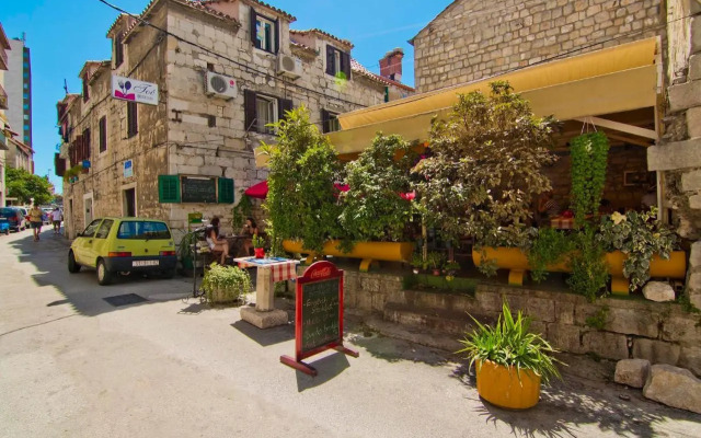 Luxury Old Town Suites