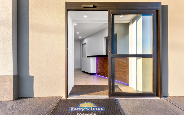Days Inn by Wyndham Indianapolis East Post Road