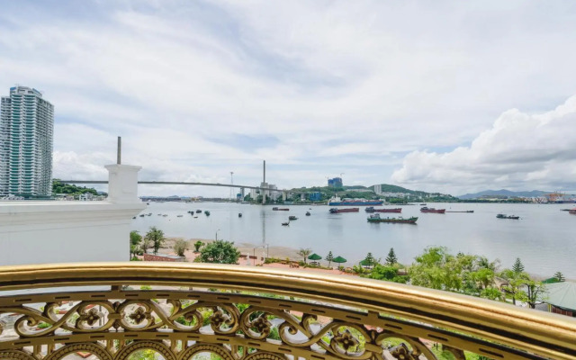 Grand View Palace Ha Long Hotel