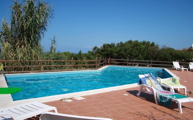 Costa Paradiso Resort