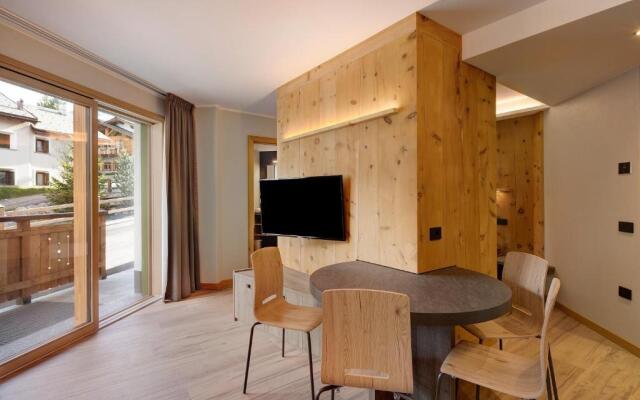 Wind Mountain Planet Suite House