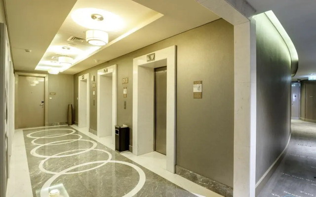Glamorous 2BR in Damac Paramount Tower