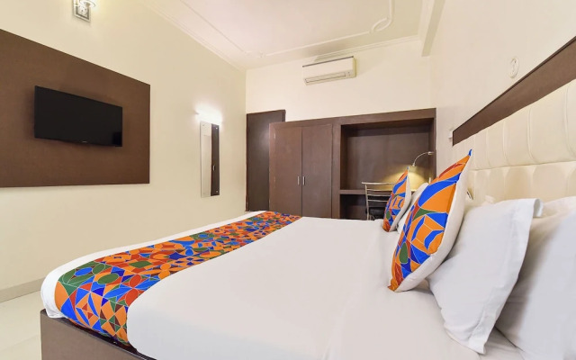 Fabhotel Dream Palace