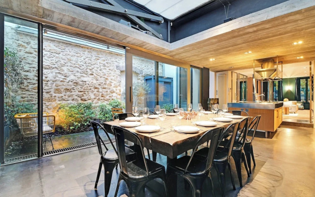 Fabulous House : a Gem in Chic Western Paris