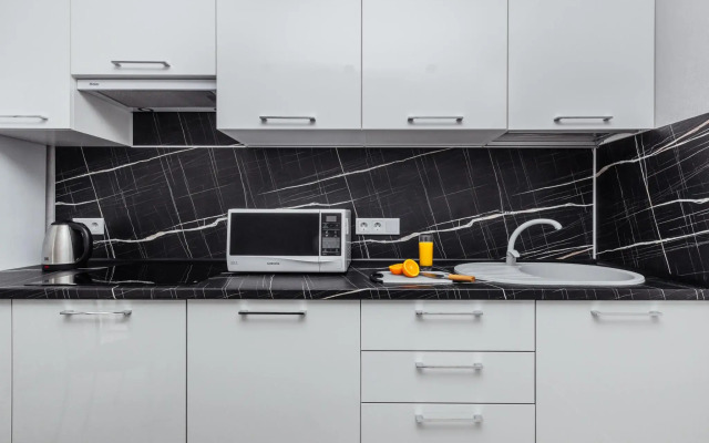 Orange Apart Alpine Quarter