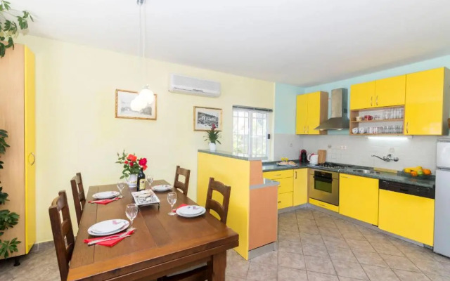 Apartments Kuzmičic