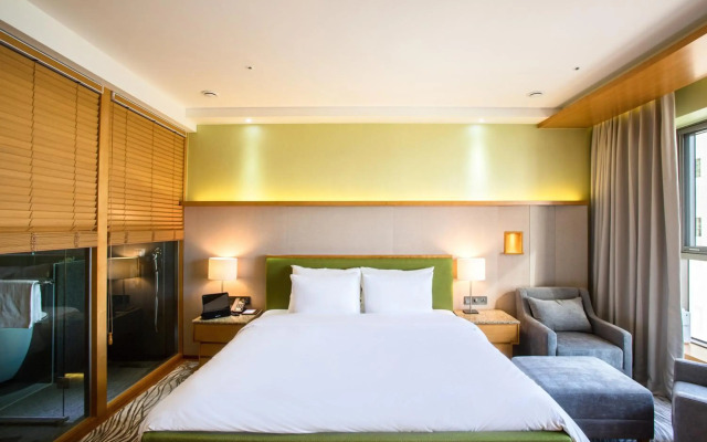 Baymond Hotel