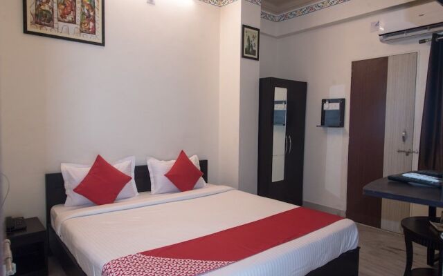 OYO 14838 Shree Jee Hotel