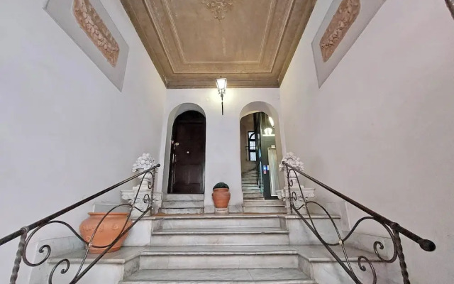 Belle Epoque House of Mirror