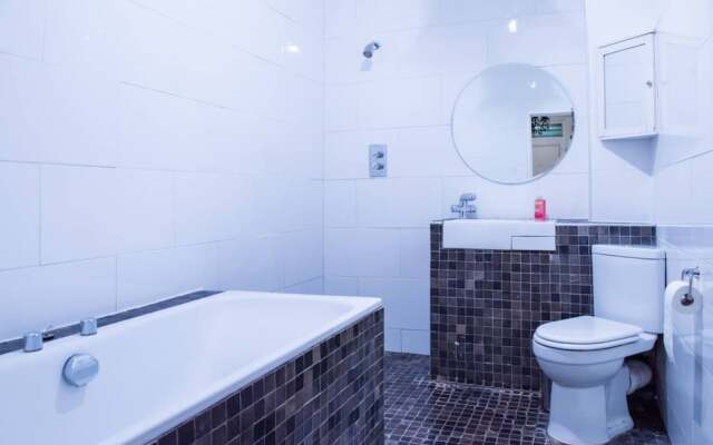 Homely 2 Bedroom Flat in North London