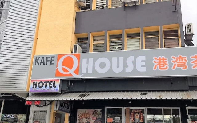 OYO 90465 Pelangi Baru Hotel